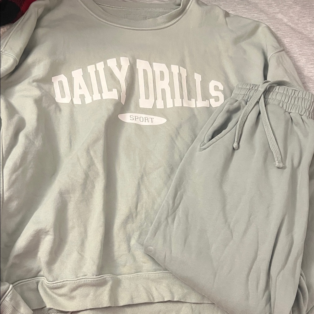Daily Drills Sport Crew and Joggers Set